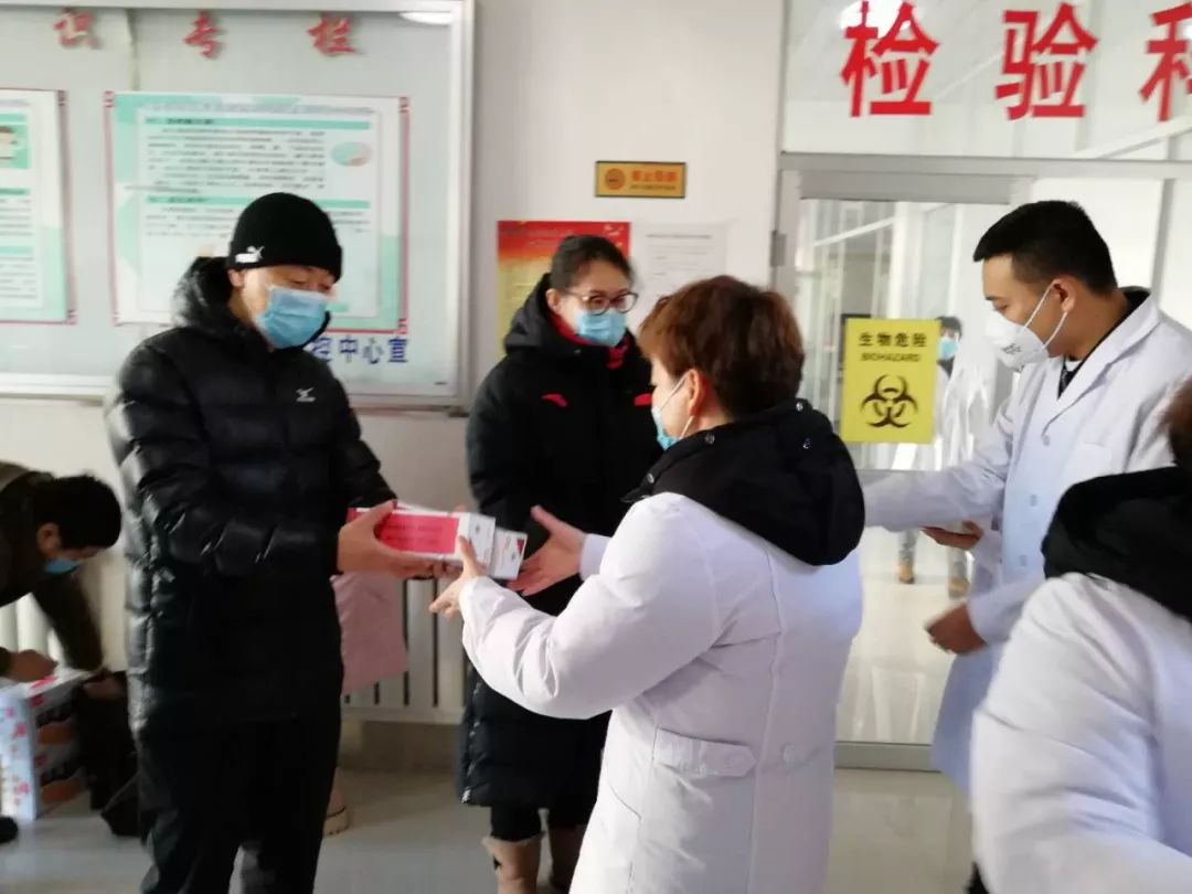 众志成城抗击疫情社工在行动,众志成城抗击疫情一起加油