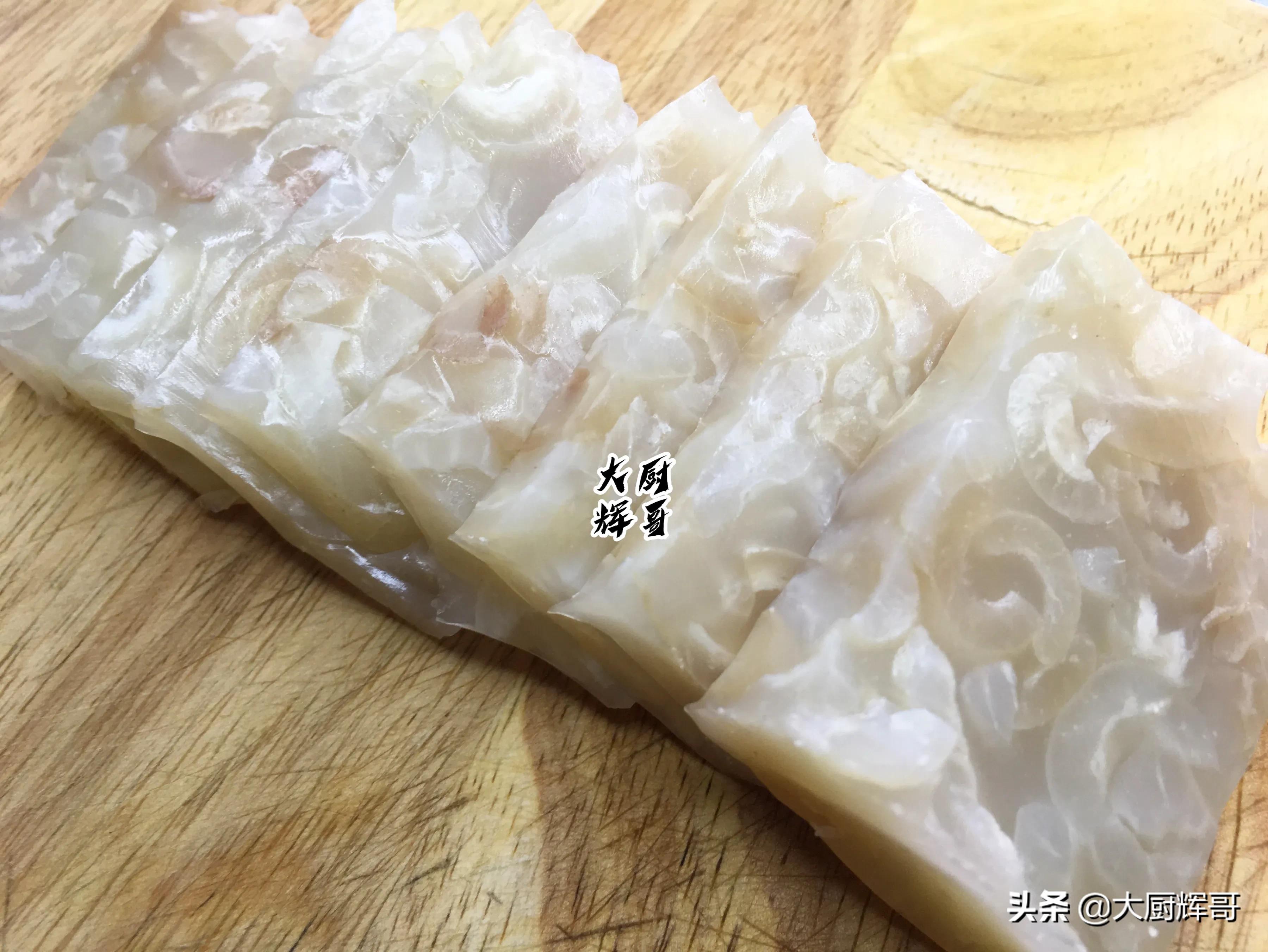 一道筋道的猪皮冻满满的胶原蛋白,大厨教你做两款猪皮冻