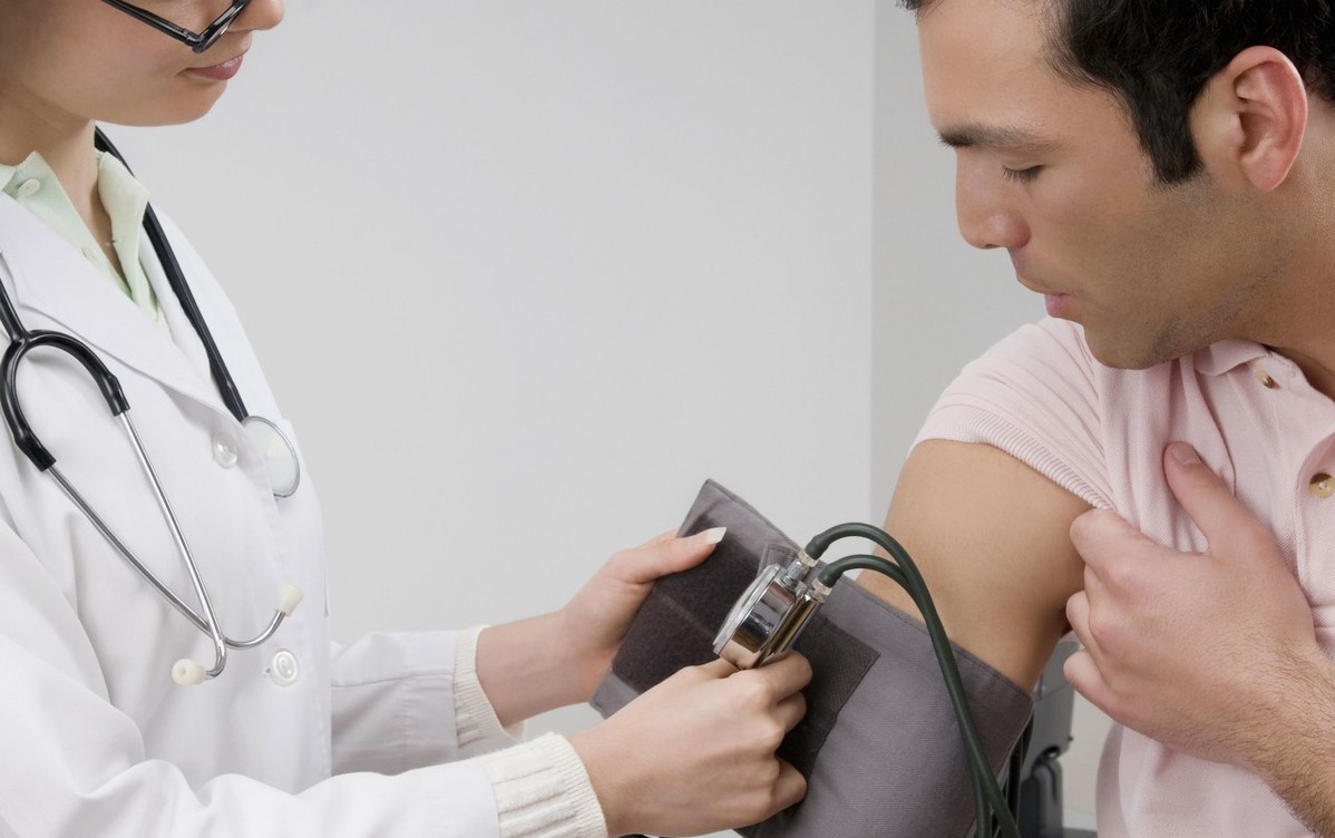 高压90低压40还能活多久,40岁血压低压100正常吗