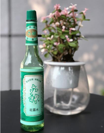 过期的花露水一滴也别倒，这样利用特别“值钱”，学会一生有用