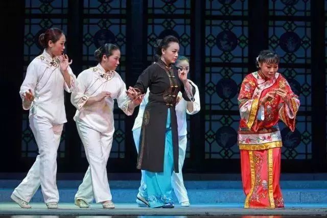 梅龙高铁有接赣深上下行线吗,梅龙高铁来了梅州广州只需15小时