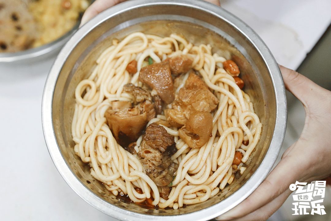 长沙不起眼小吃街推荐,长沙地摊小吃有哪些