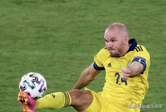 中超红牌罚下外援,中超外援踢人红牌