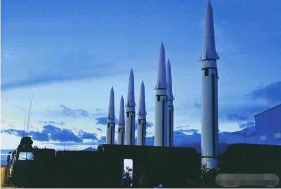 卫士2d火箭炮400公里得飞多久,191型火箭炮和卫士2d哪个厉害