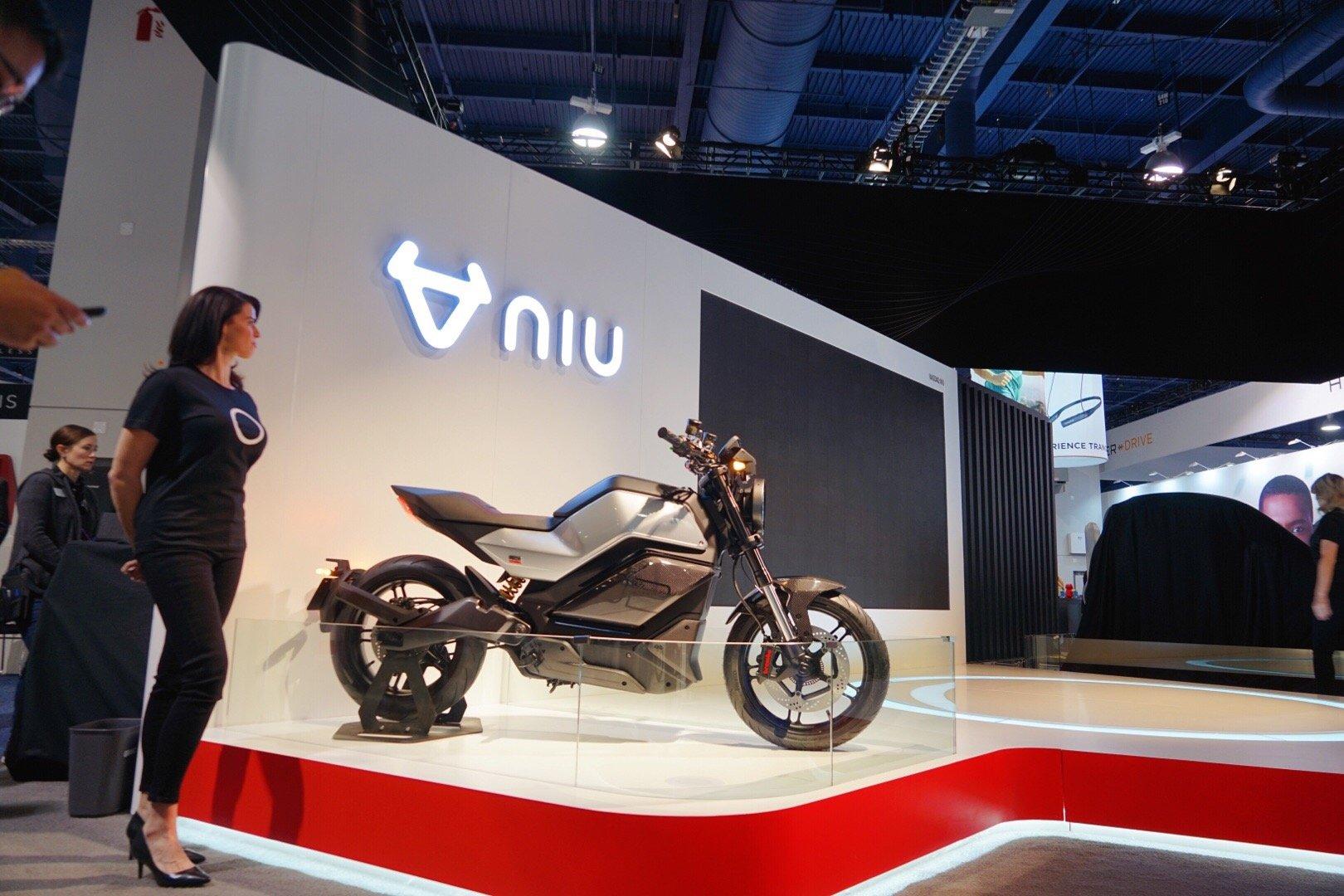 小牛电动车入门级电轻摩,新款小牛智能自动驾驶电动车