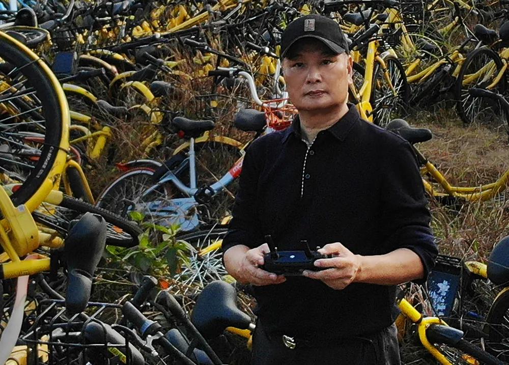 津门网司徒志文:广州动物园——黑颈天鹅