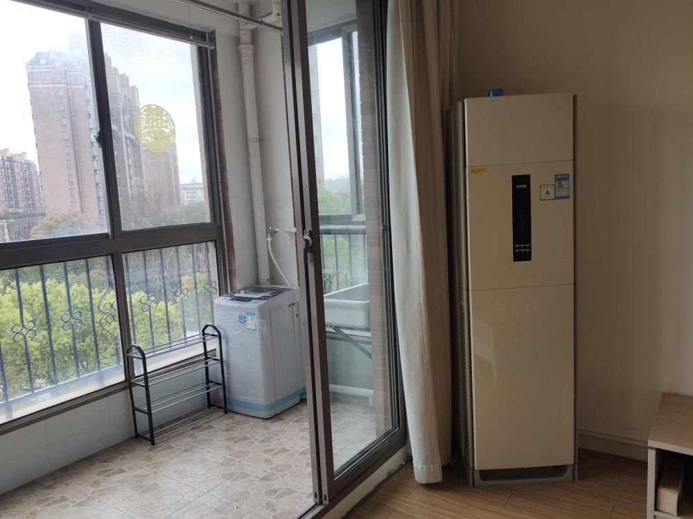 3号线租房房东直租,虹口足球场附近租房一室一厅