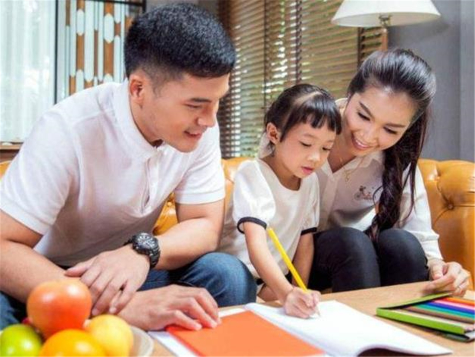 36岁宝妈生七个孩子,13年生7娃34岁宝妈直言丈夫基因好