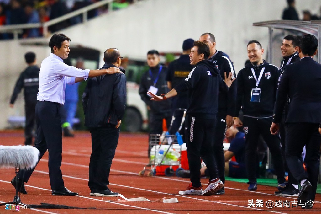 泰国教练打中国人视频,泰国教练教训小球员