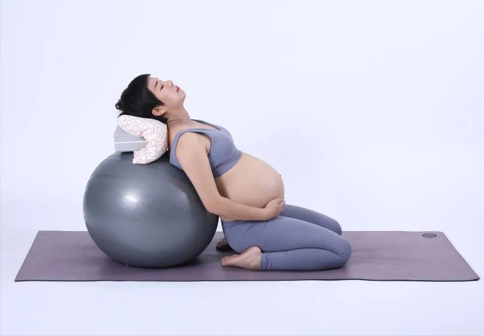 一整天呕吐是什么原因,一整天打嗝恶心想吐怎么办