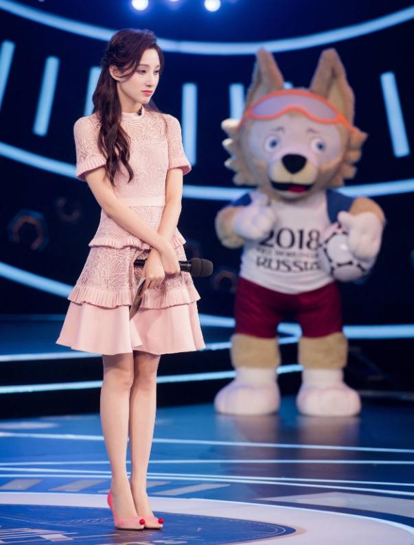 央视美女马凡舒资料,央视第一美人马凡舒工作照