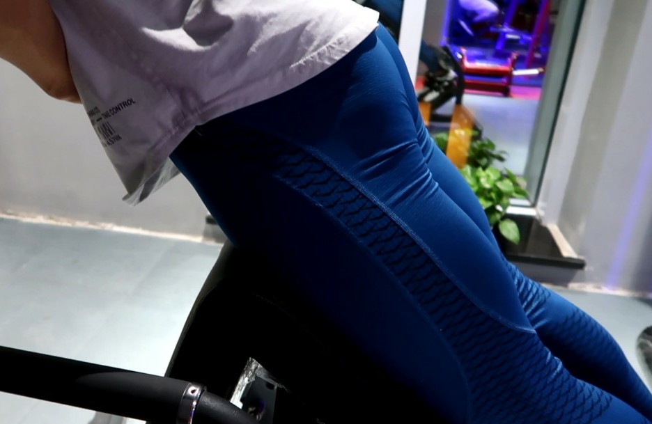 山羊挺身替代动作练背,山羊挺身练下背正确训练方法