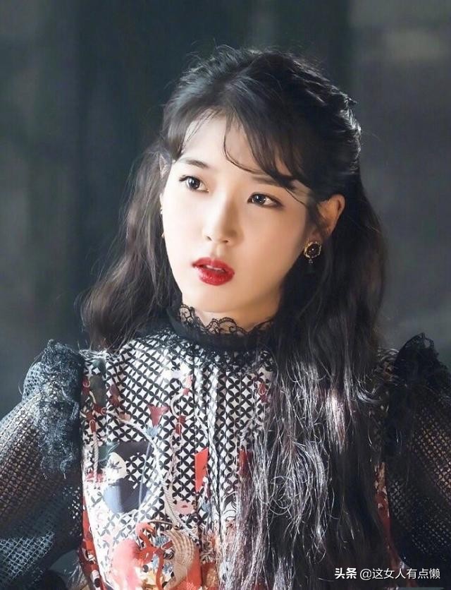 iu在酒店穿衣搭配,iu酒店穿衣搭配