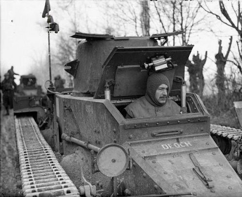 玛蒂尔达坦克介绍,英国玛蒂尔达坦克内部视角