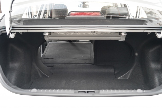 酷威熏黑车标,吉利远景18款车头