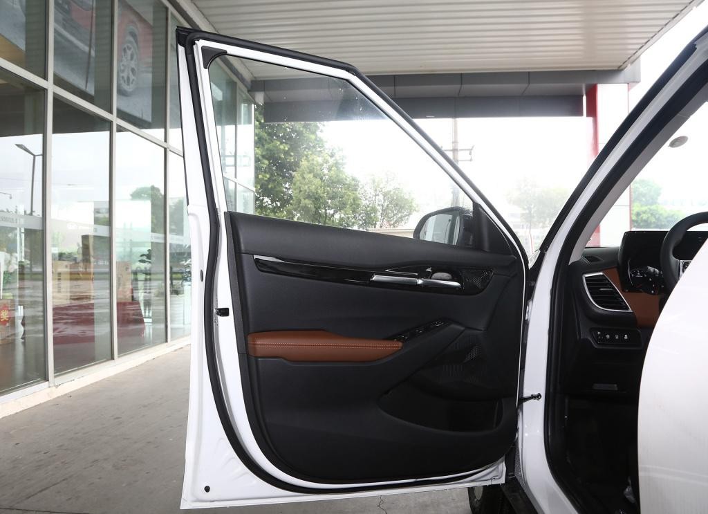 起亚kx3现在值得买吗,新款起亚kx3值得入手么