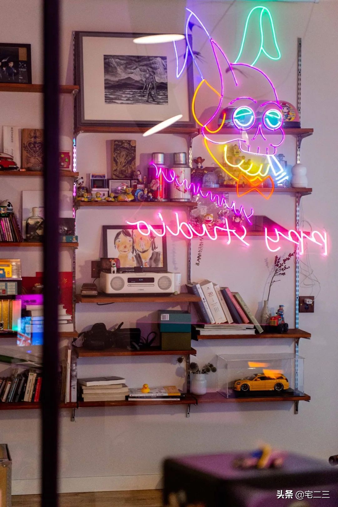 霓虹灯下，他们的“摇滚之家”