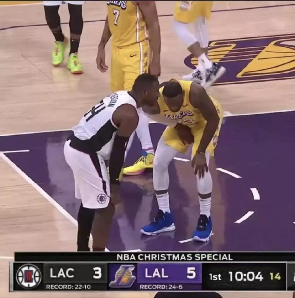 2020詹姆斯季后赛九次盖帽,詹姆斯2022逆天盖帽