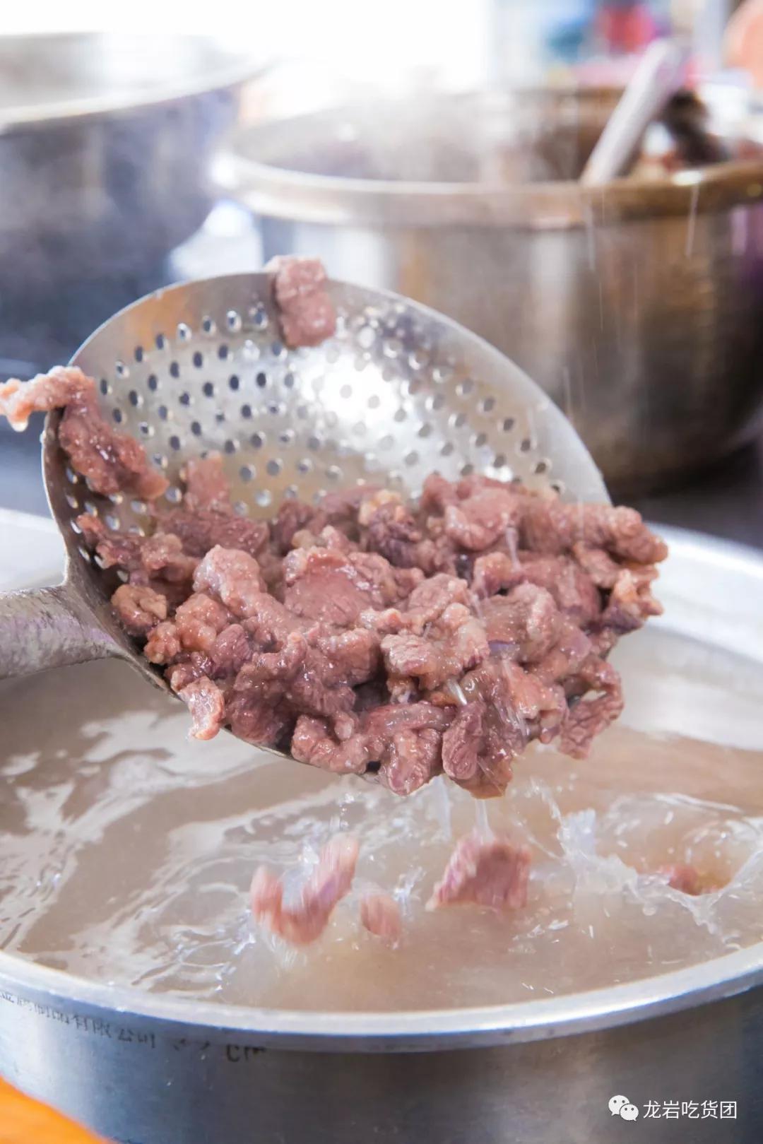 走吧，去龙门镇，吃上一整天