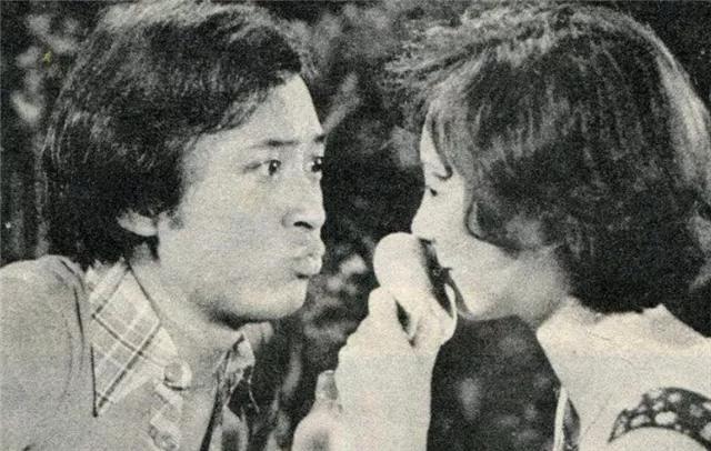 《巴士奇遇结良缘》：引进内地最早的一批港片，男主演过无间道2