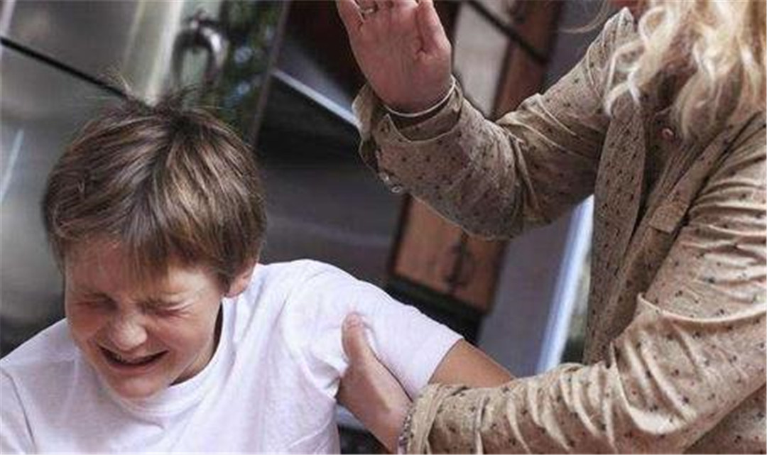 孩子一说就哭的心理分析,孩子玻璃心说不得一说就哭