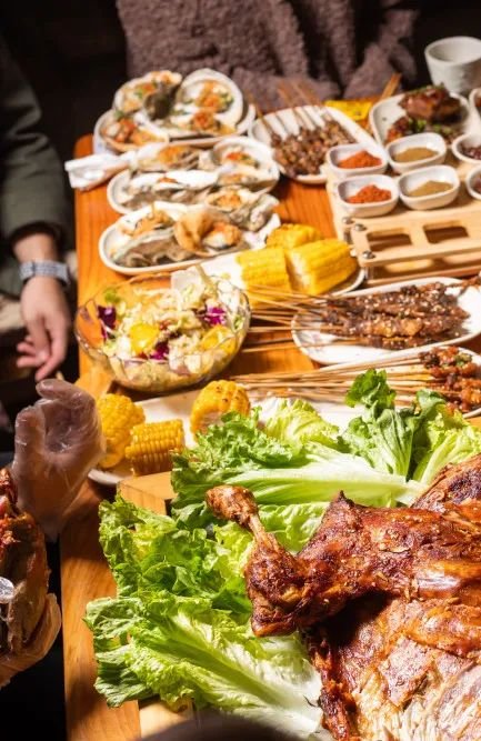 木屋烧烤烤全羊价格表,木屋全羊烧烤