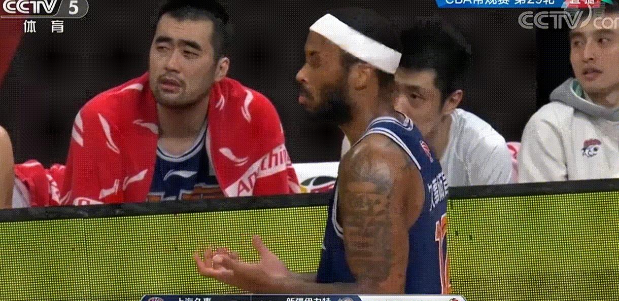 邓蒙0.6秒三分绝杀,邓蒙关键时刻失误