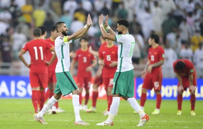 国足归化球员不受重用,国足归化的球员一点用没有