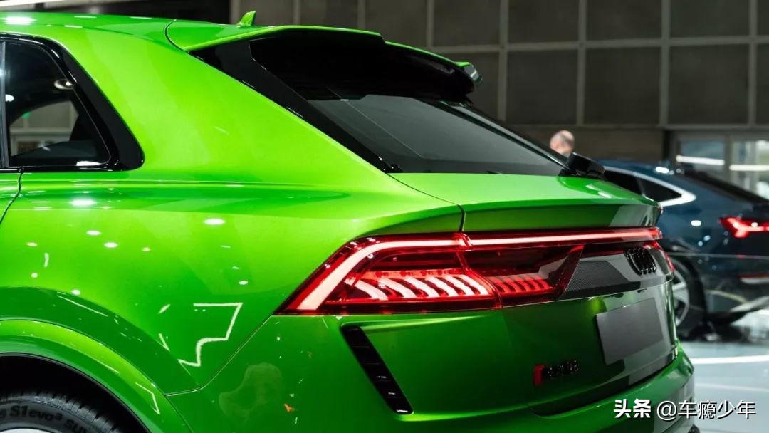 奥迪rsq8和宝马x6加速测试,奥迪rsq8和宝马x6m奔驰gleamg比赛