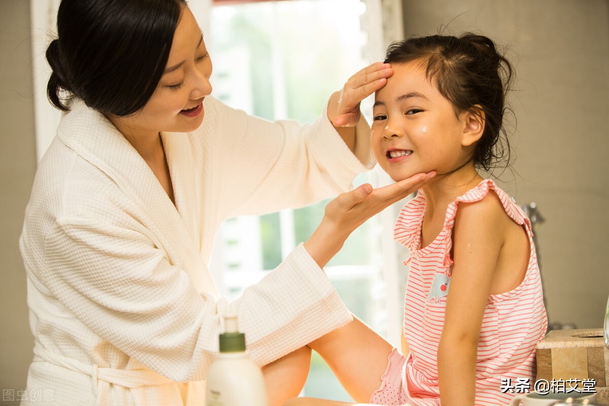 宝宝经常摸*处私**，妈妈们怎么应对才好？