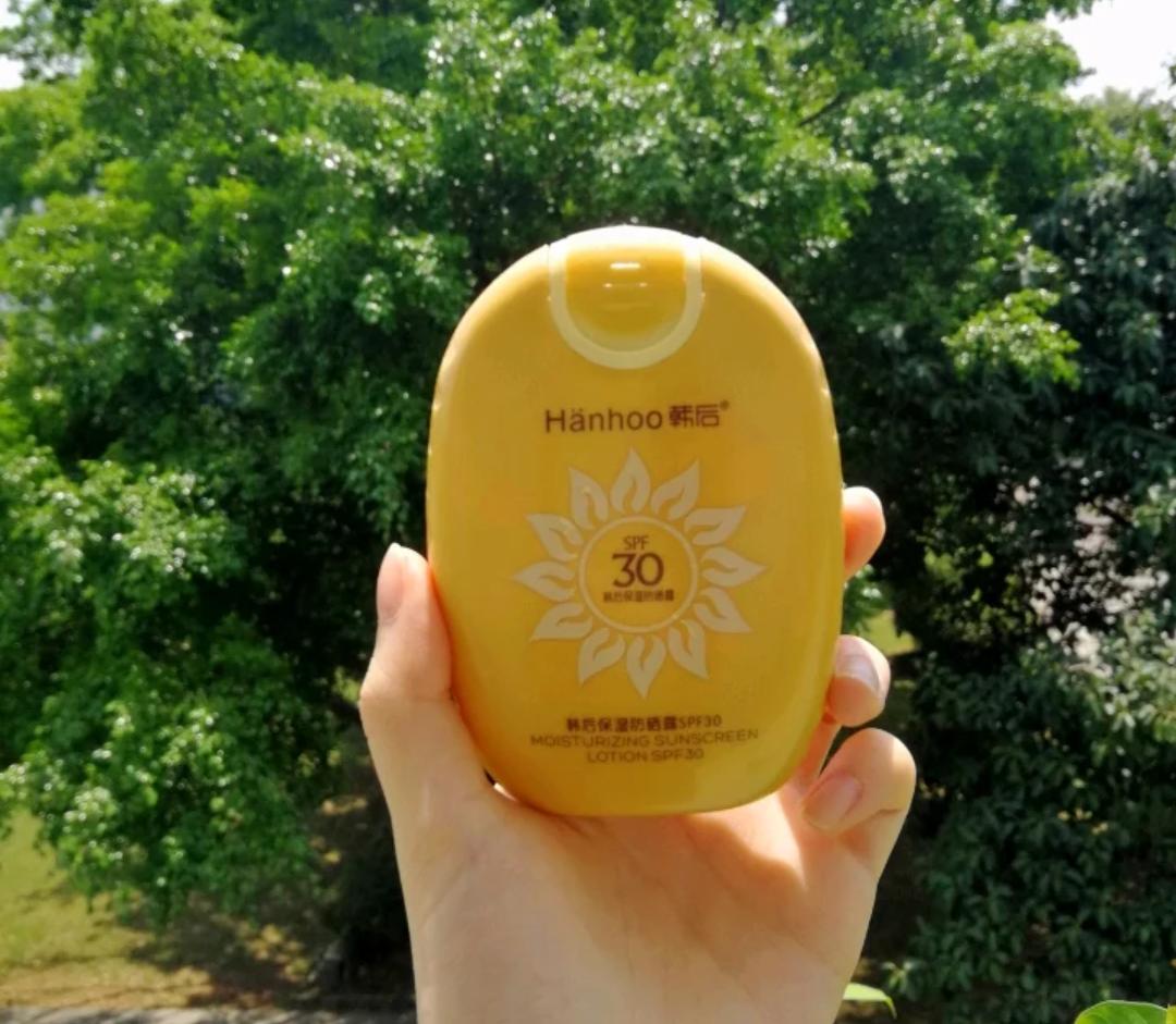 香蒲丽防晒霜搓泥严重吗,香蒲丽防晒效果怎么样油腻吗