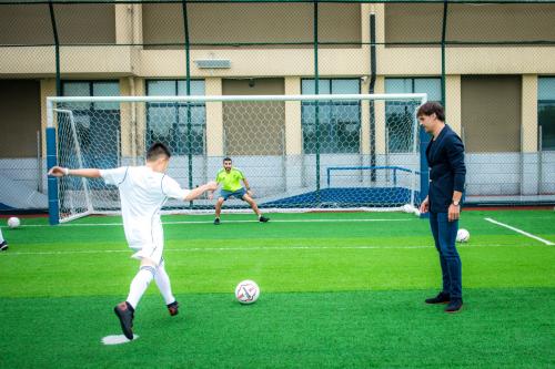 莫伦特斯2比1皇马,莫伦特斯首秀