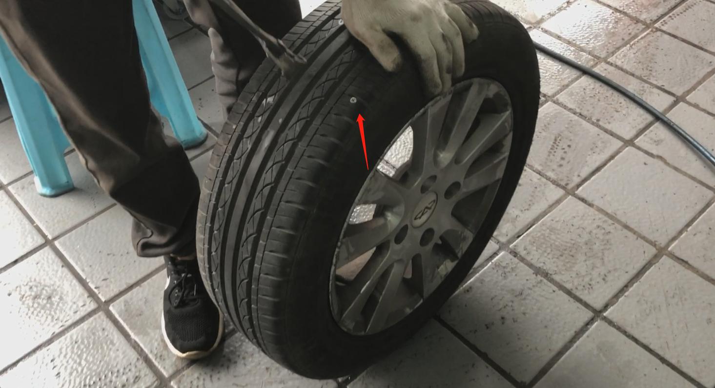 轮胎扎过几次钉子需要更换,汽车轮胎经常扎钉子换什么轮胎好