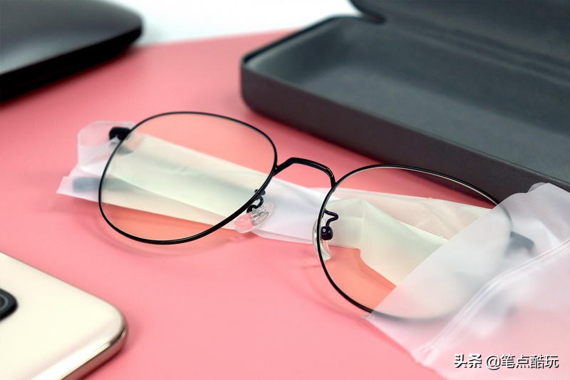 小米199防蓝光眼镜钛轻盈评测,小米蓝光眼镜钛轻盈