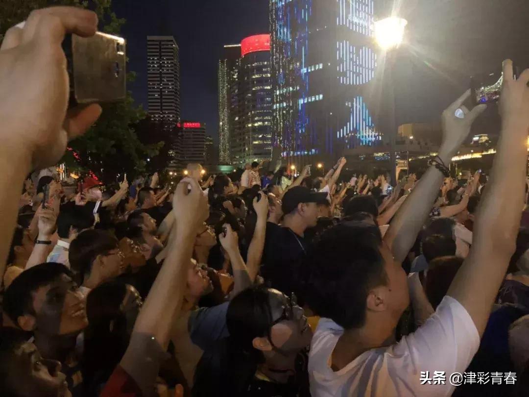 解放桥开启的精彩瞬间,天津解放桥开桥瞬间