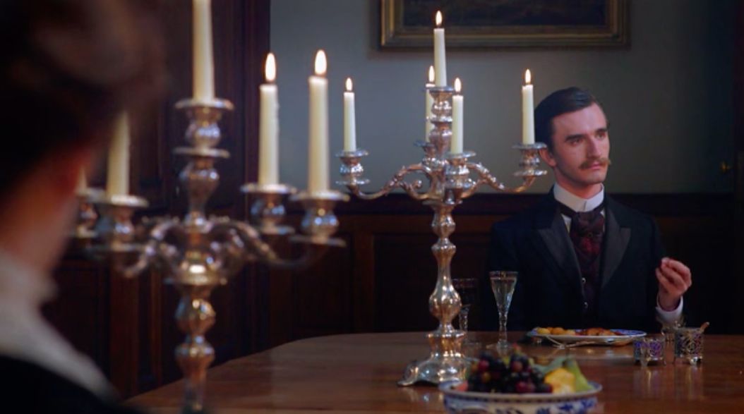 她是美国最富有的女人,却被丈夫冷落,她出轨,首相都为她求情