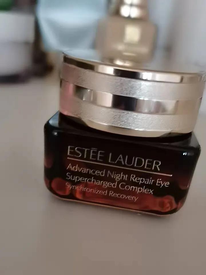 眼霜选购,不同年龄应该怎么选眼霜