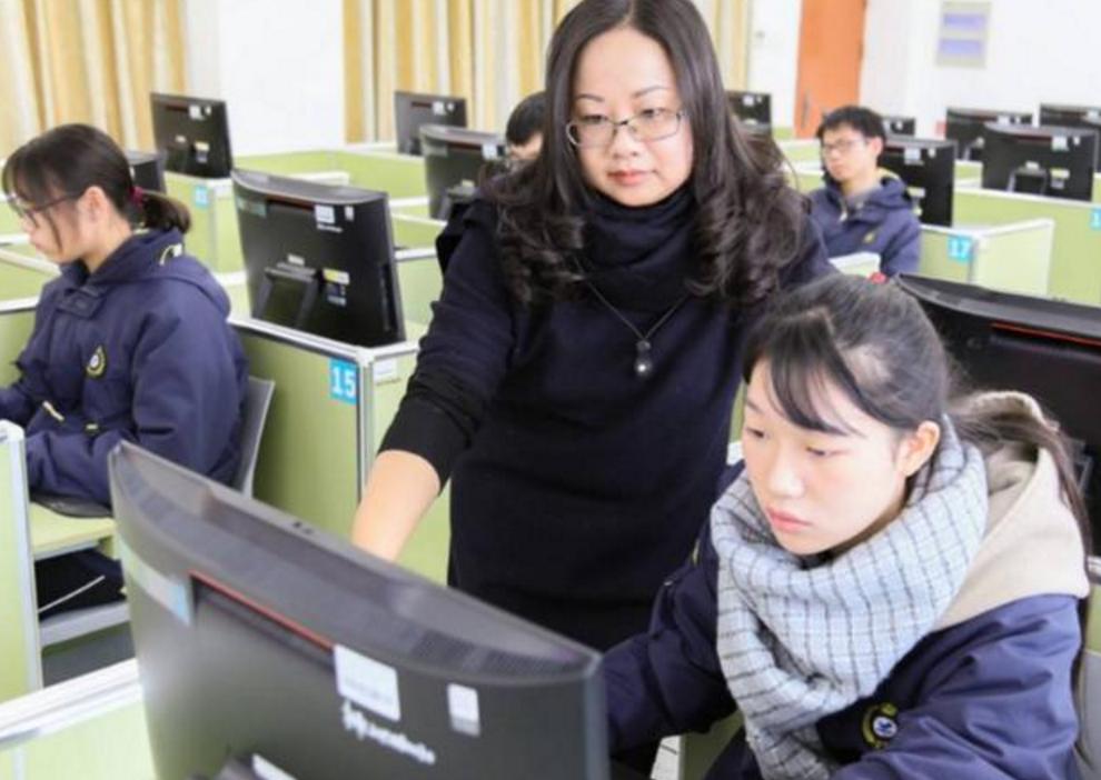 现实里的公务员,公务员临时工真实待遇