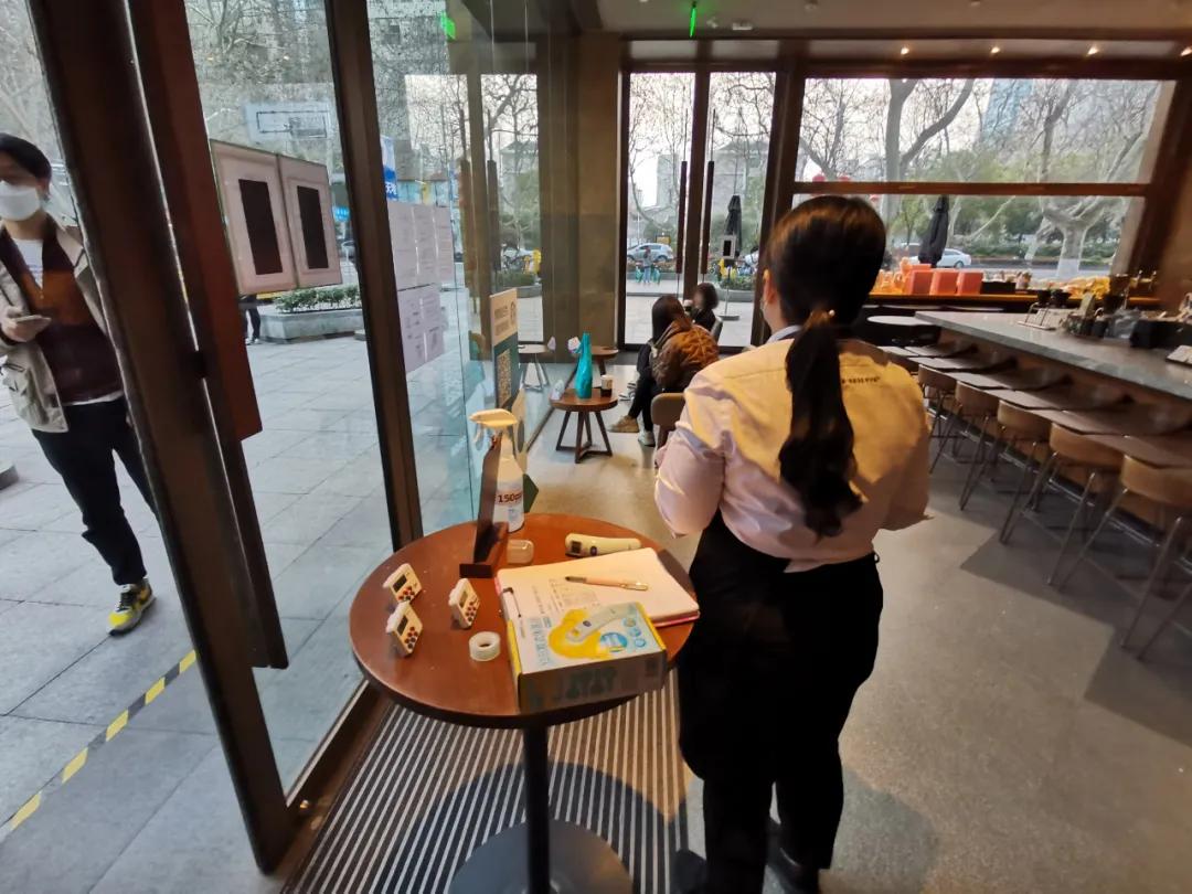 恢复堂食第一顿饭视频,恢复堂食第一天的感觉