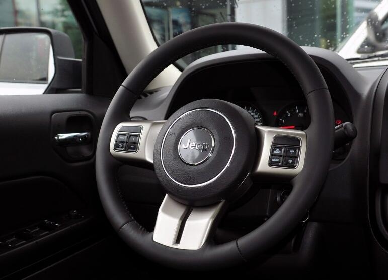 亲戚的自由客8万多卖给我，这个价格合适吗？