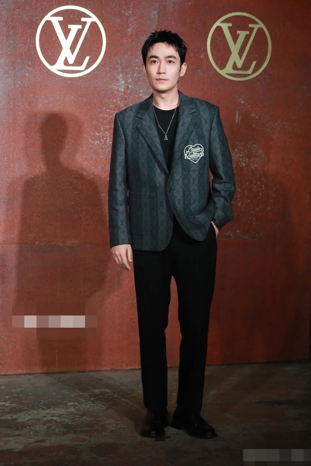 lv短袖金晨,杨采钰金晨刘亦菲宋祖德