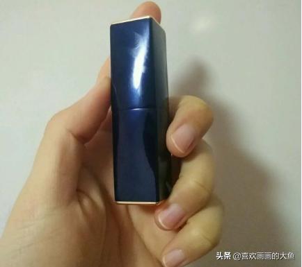 ysl哪款口红不拔干颜色好看,嘴唇颜色暗沉用ysl口红推荐