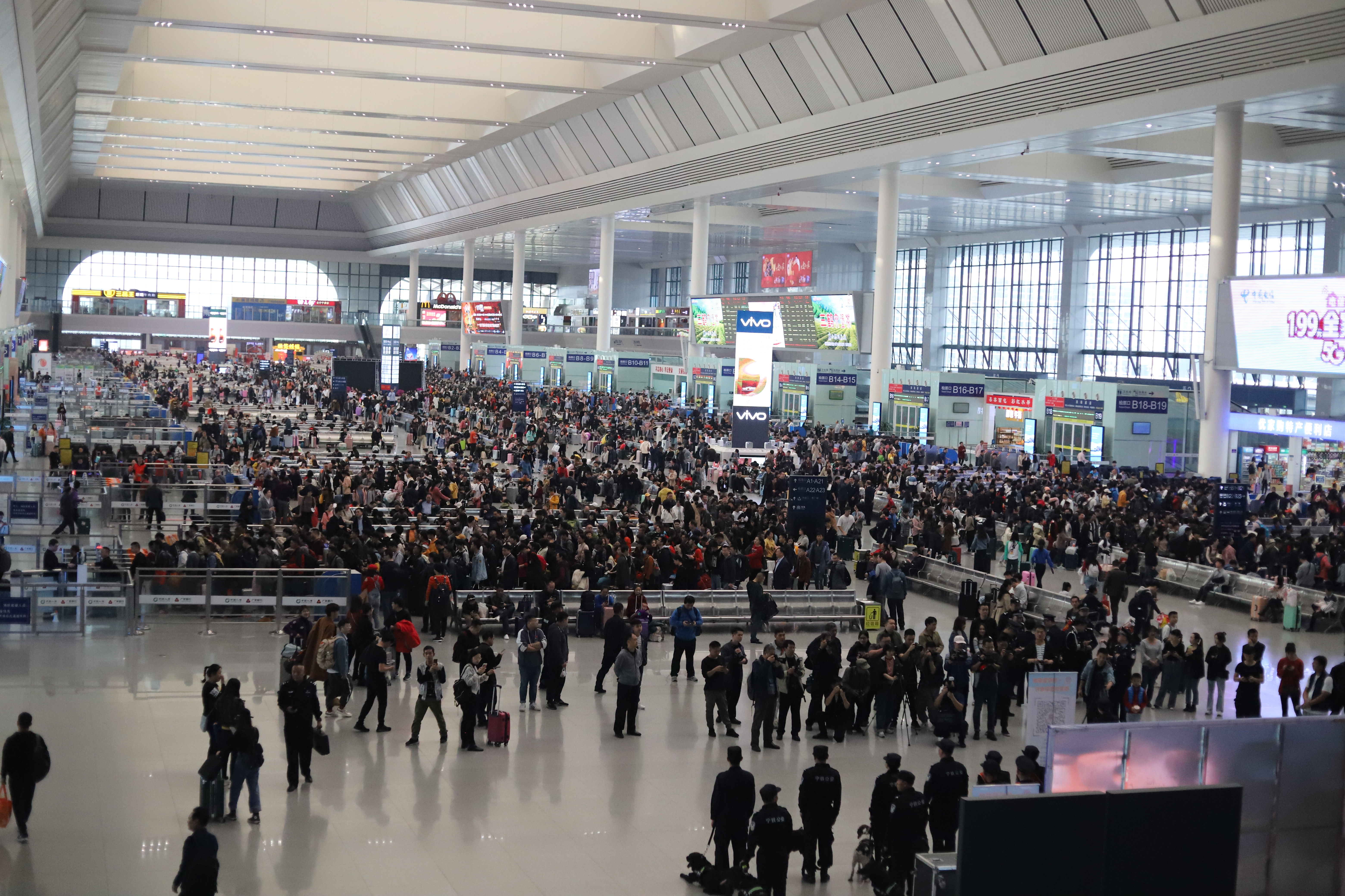 2019春运正式开启新闻播报,2019年广西春运铁路相关信息