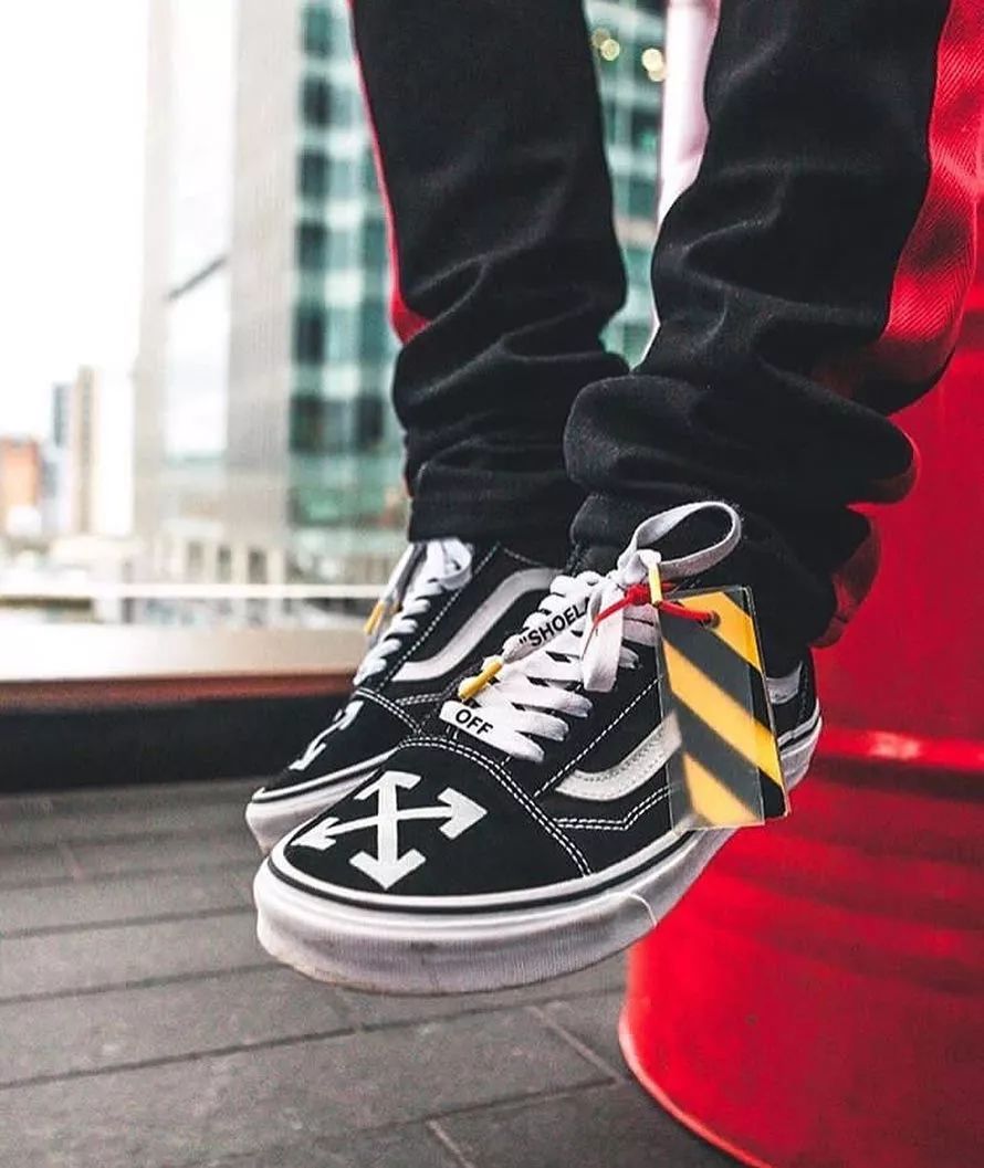 当初忍痛买的万元球鞋,被你们说拆就拆,你有想过我的感受吗?