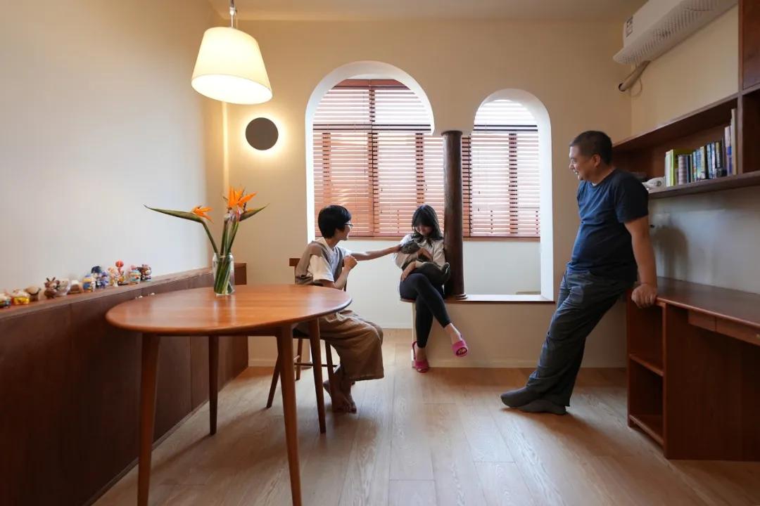 从180㎡搬到45㎡，三口之家越住越小，女儿却说现在最好