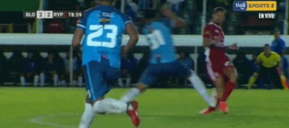 韦世豪断腿铲球惹众怒,韦世豪踢断韩国人腿了吗