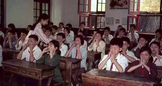 蓝光眼镜自动调焦骗局,网上的蓝光眼镜是真的吗