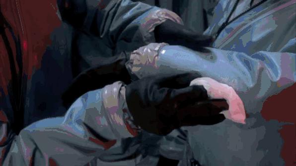 像他们那样测体温，是错的