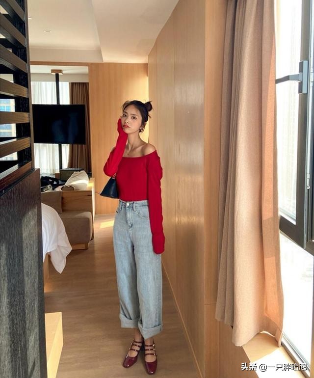 夏天穿鞋不要选这3个“颜色”，容易显脚黑，还不洋气