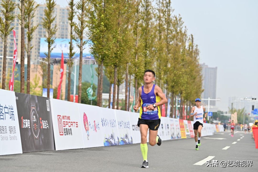 奔跑中国潜江国际马拉松赛视频,宁波吉利汽车马拉松